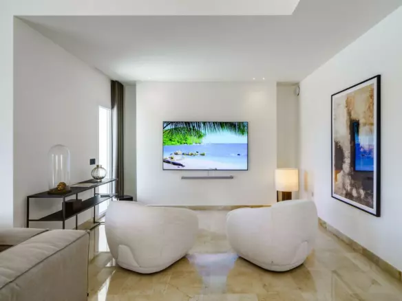 6-bedroom Villa In Marbella, Spain (404 M²)