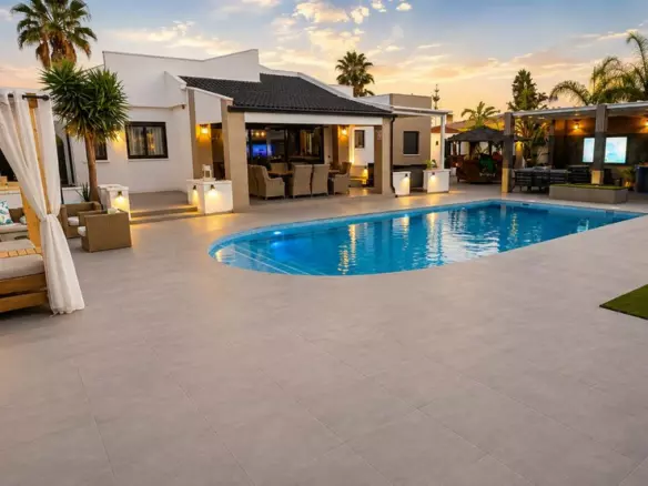 5-bedroom Villa In Torrevieja, Spain (280 M²)