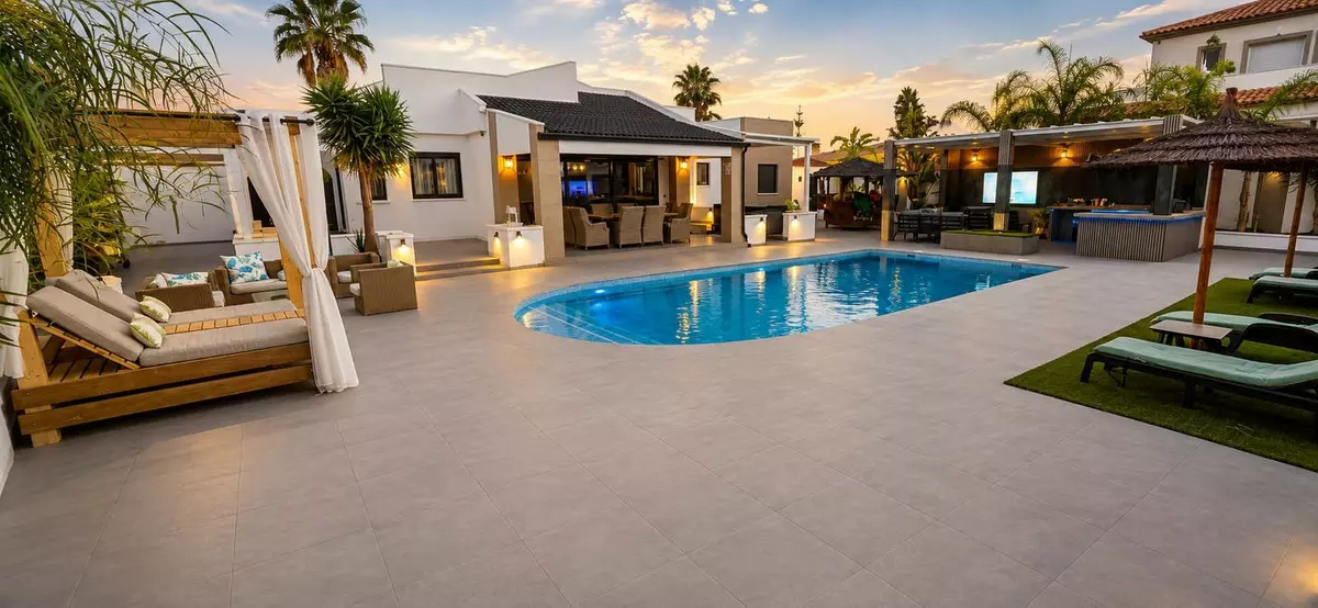 5-bedroom Villa In Torrevieja, Spain (280 M²)