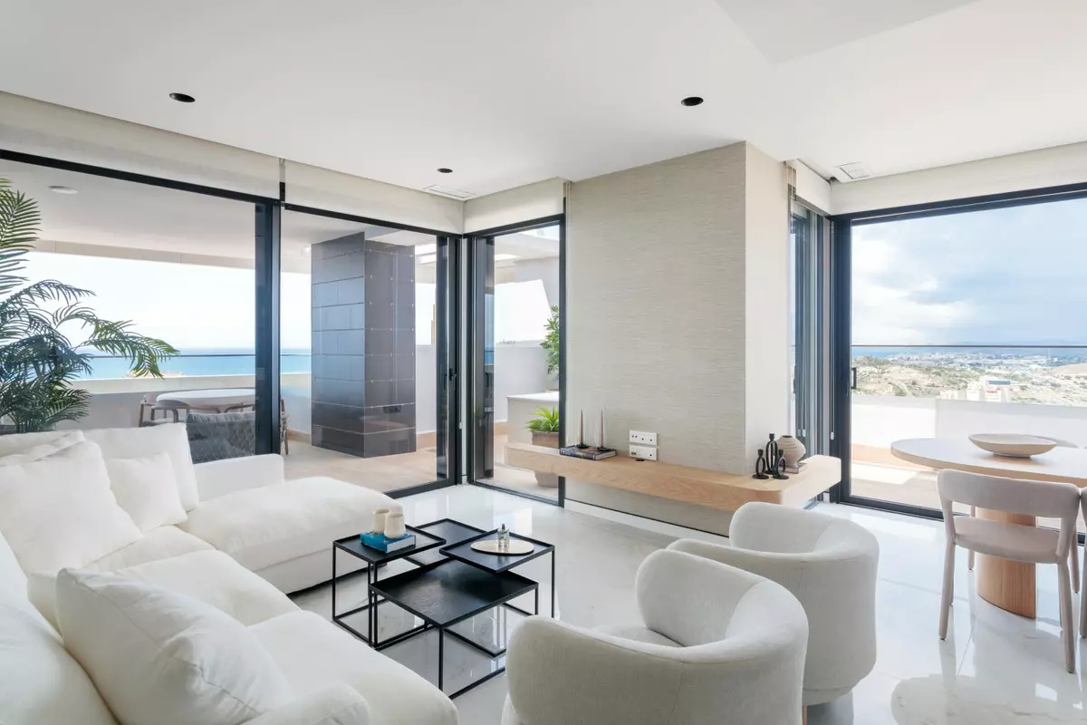 2-bedroom Apartment In Benidorm, Spain (103 M²)