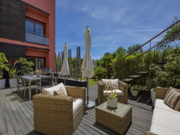 3-bedroom Villa In Málaga, Spain (260 M²)