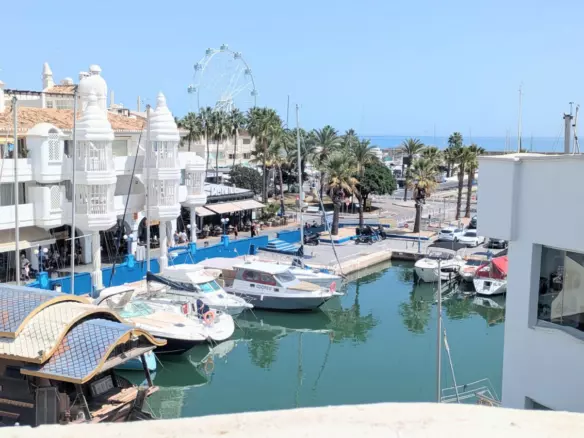 2-bedroom Apartment In Benalmádena, Spain (122 M²)
