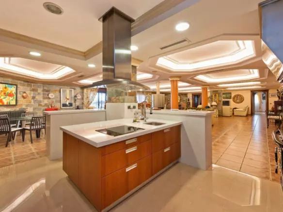 7-bedroom Villa In Mijas, Spain (2.235 M²)