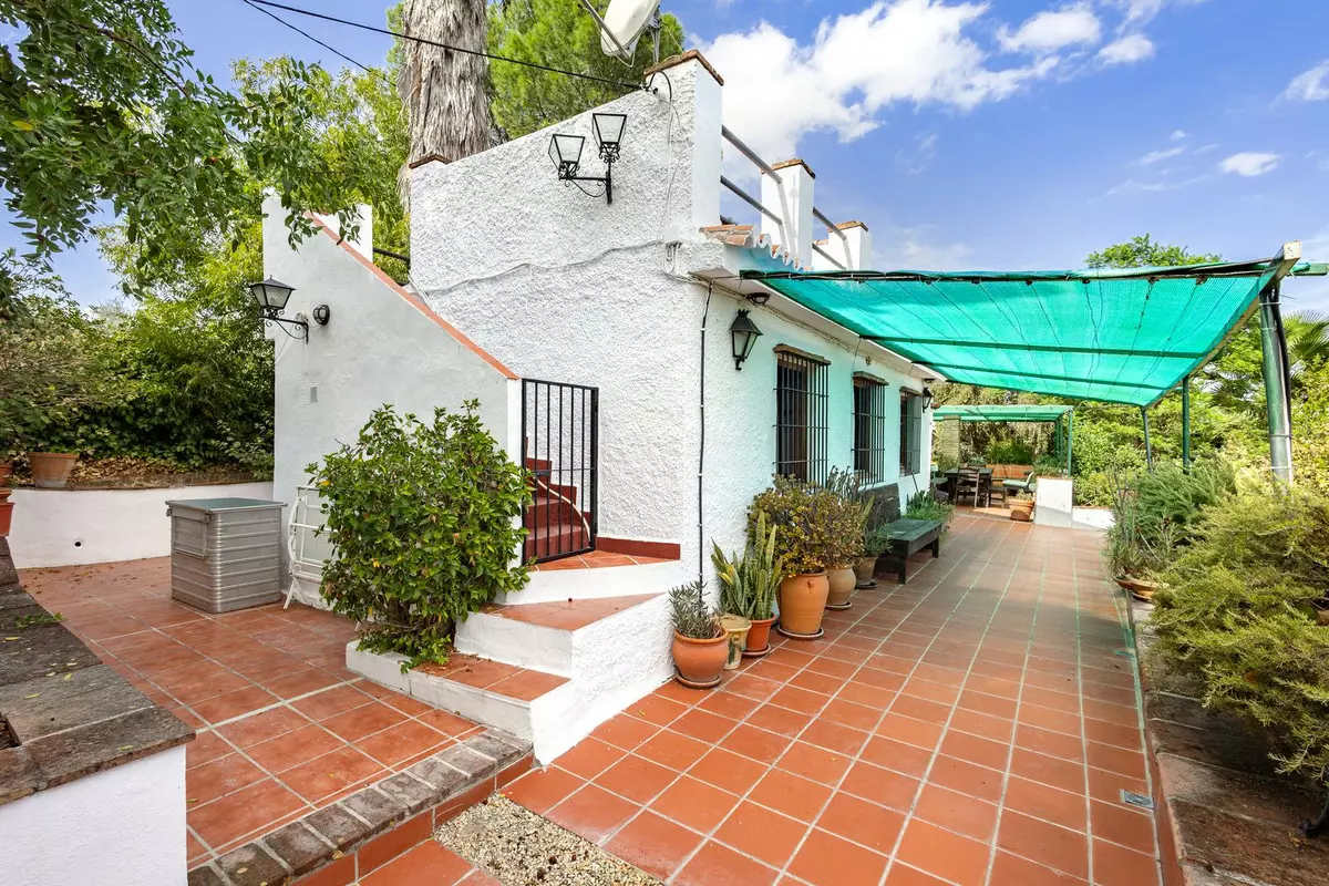 3-bedroom Country House In Coín, Spain (189 M²)