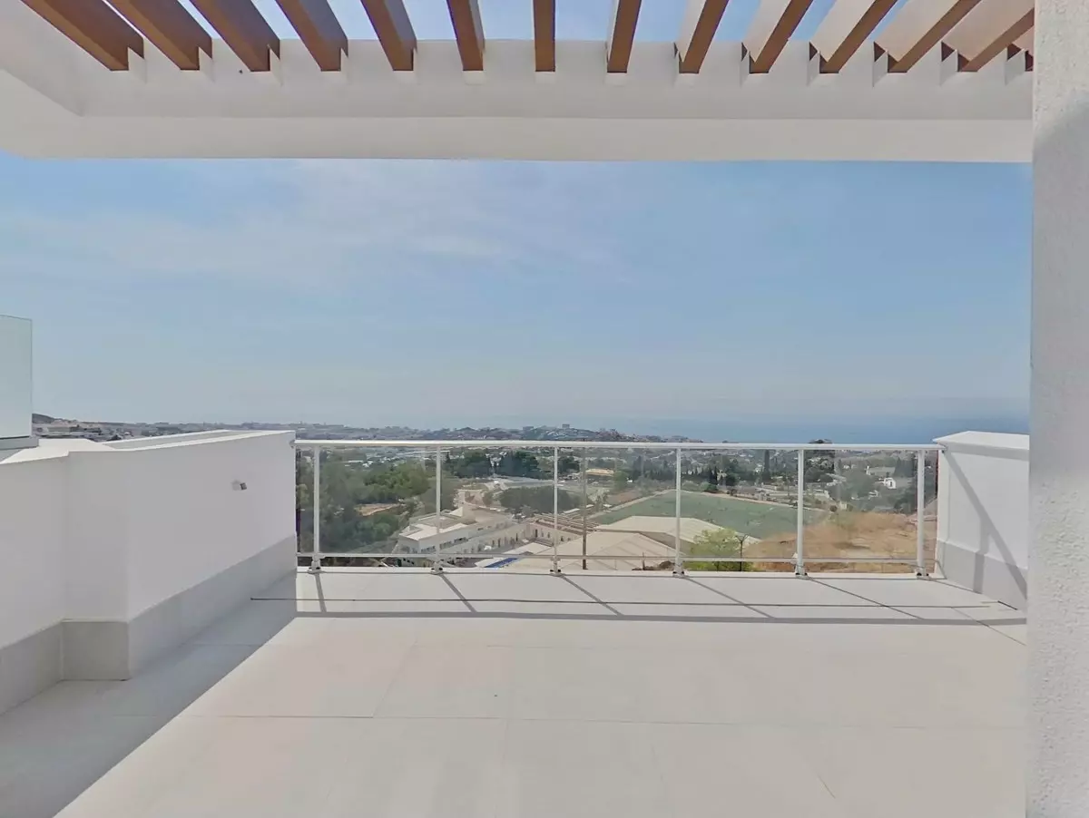 2-bedroom Apartment In Benalmádena, Spain (116 M²)