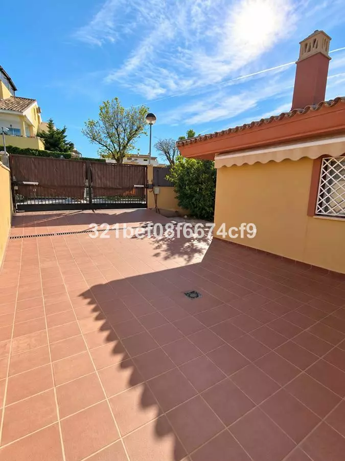 4-bedroom Town House In Estepona, Spain (185 M²)