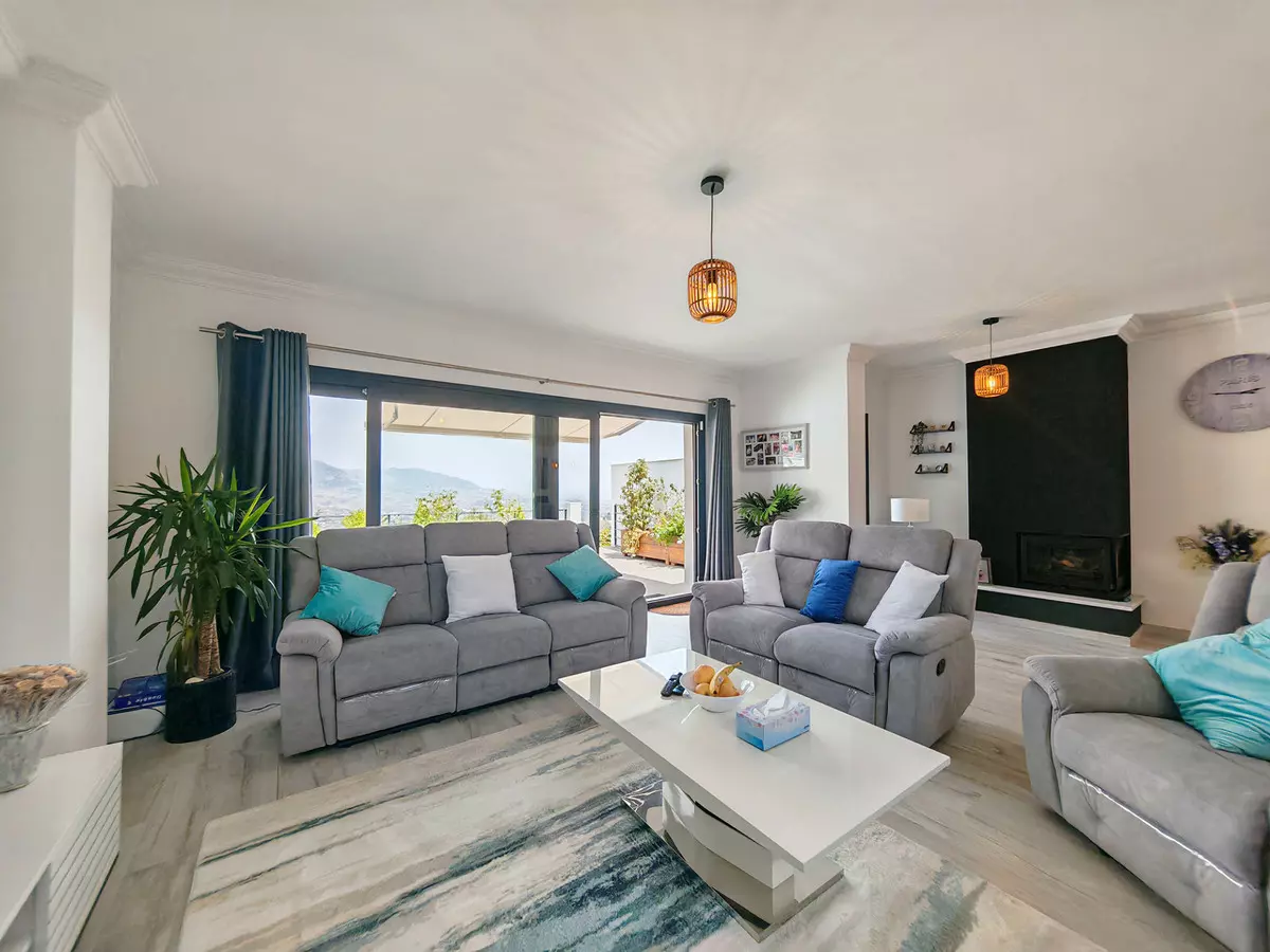 3-bedroom Town House In Marbella, Spain (172 M²)