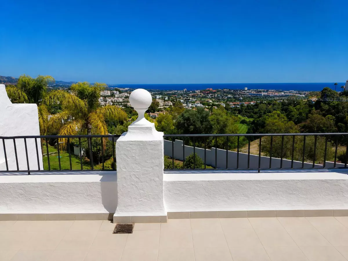 2-bedroom Apartment In Benahavis, Spain (107 M²)
