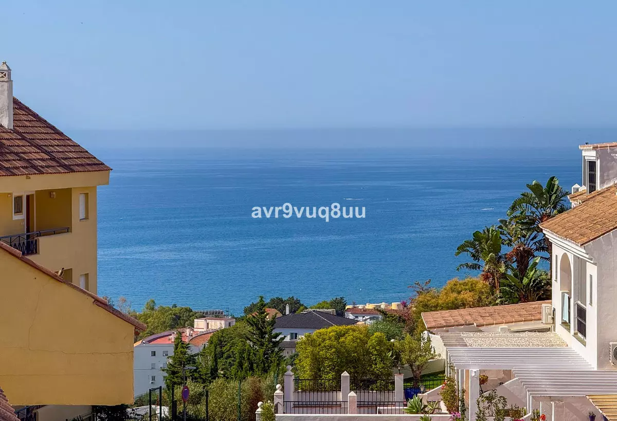 2-bedroom Apartment In Fuengirola, Spain (85 M²)