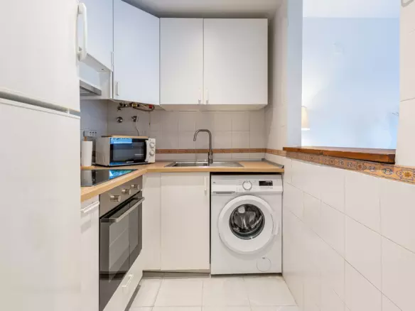 1-bedroom Apartment In Marbella, Spain (64 M²)