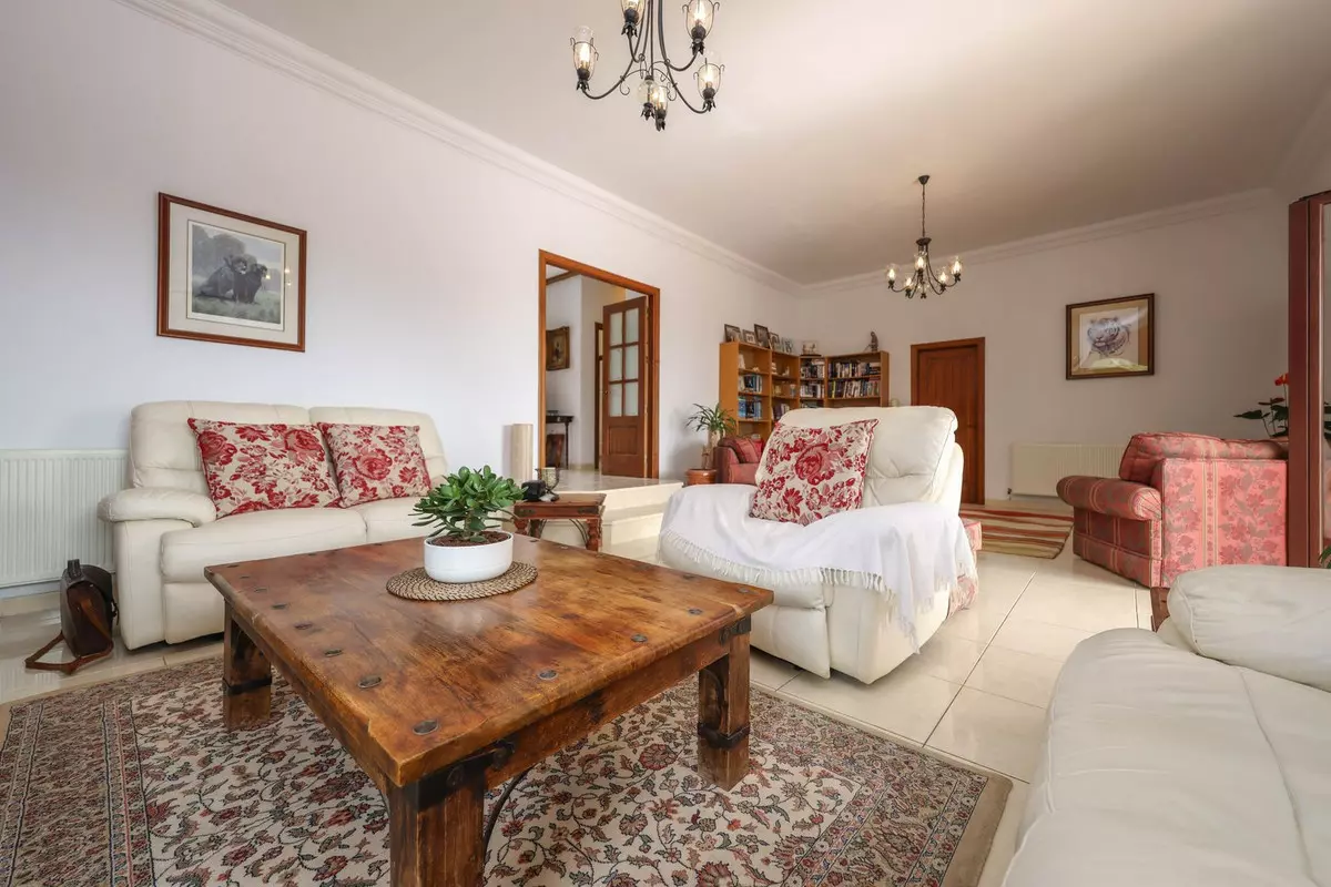 3-bedroom Villa In Casarabonela, Spain (239 M²)