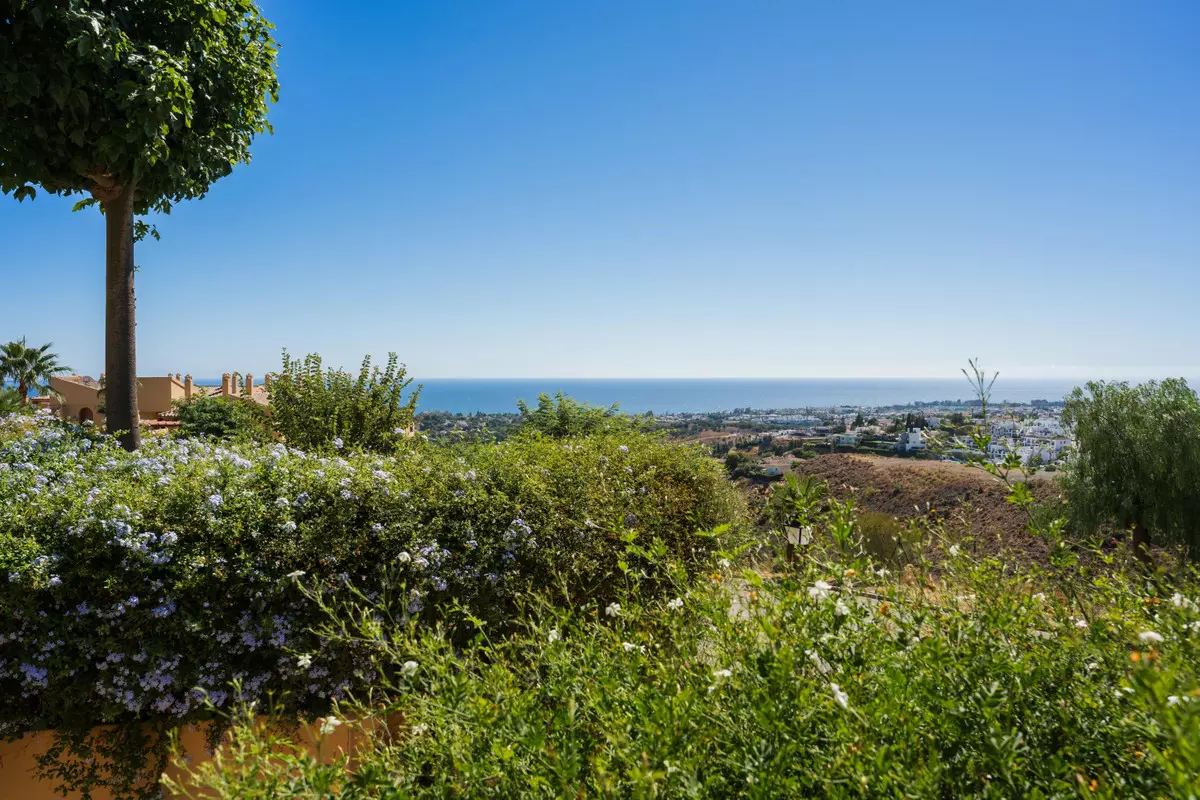 3-bedroom Apartment In Estepona, Spain (128 M²)