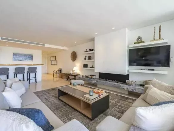 3-bedroom Apartment In Marbella, Spain (250 M²)