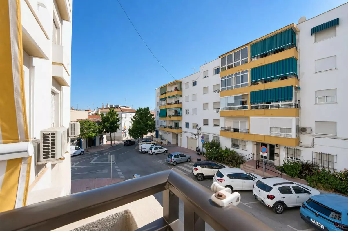 3-bedroom Apartment In Estepona, Spain (107 M²)