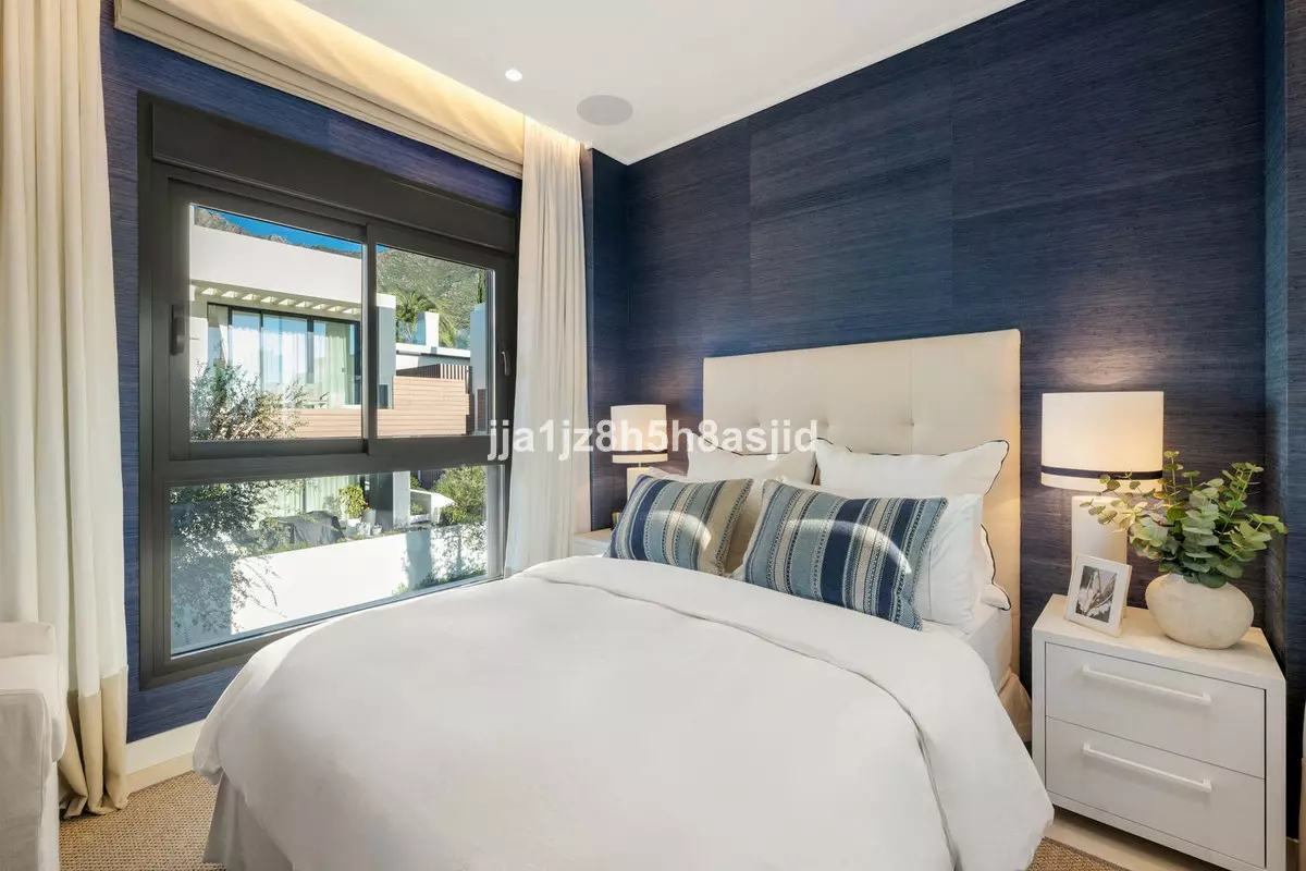 4-bedroom Villa In Marbella, Spain (421 M²)