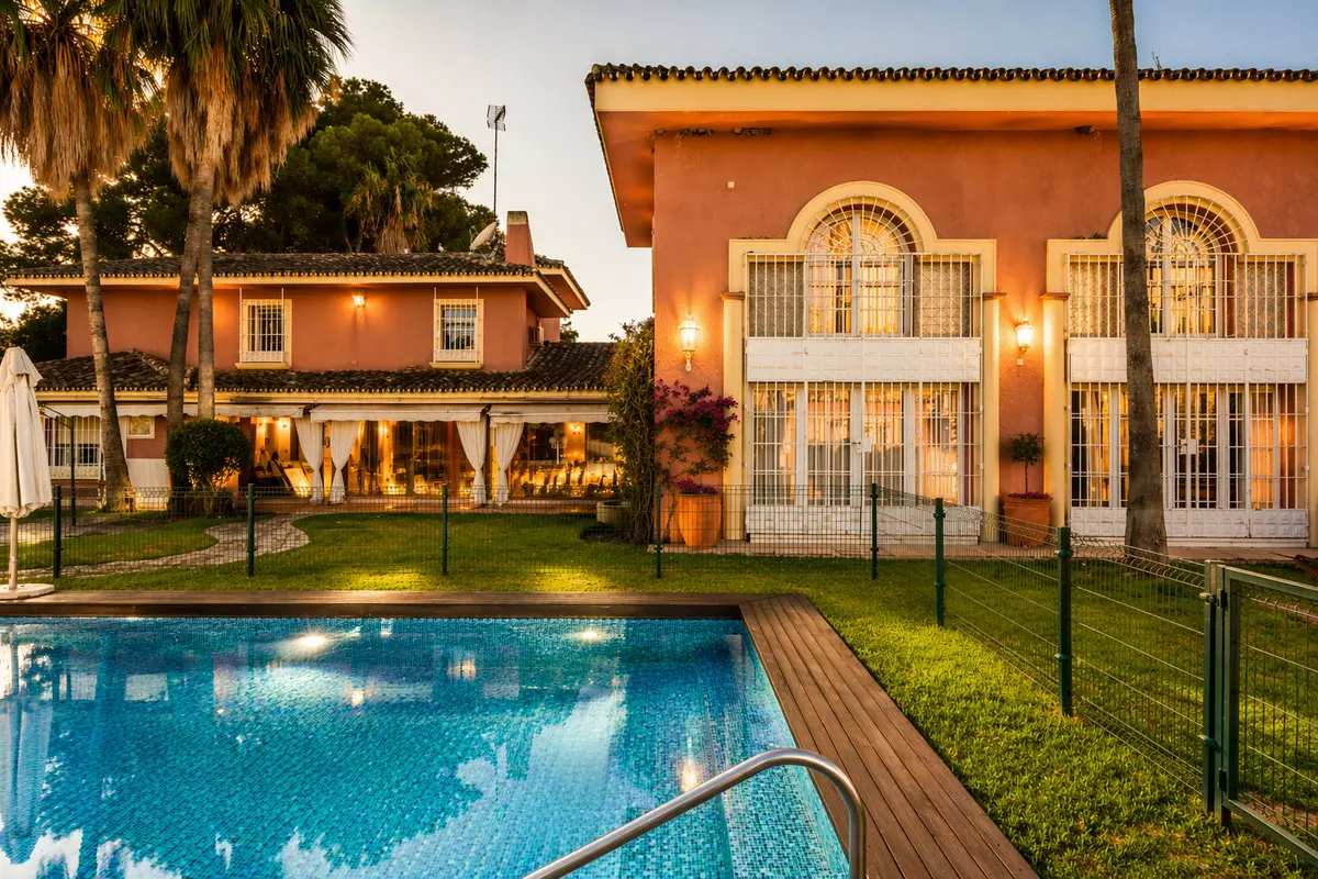 5-bedroom Villa In Marbella, Spain (650 M²)