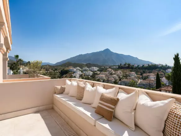 3-bedroom Apartment In Marbella, Spain (300 M²)