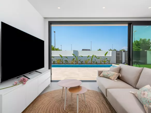 3-bedroom Villa In Los Alcázares, Spain (140 M²)