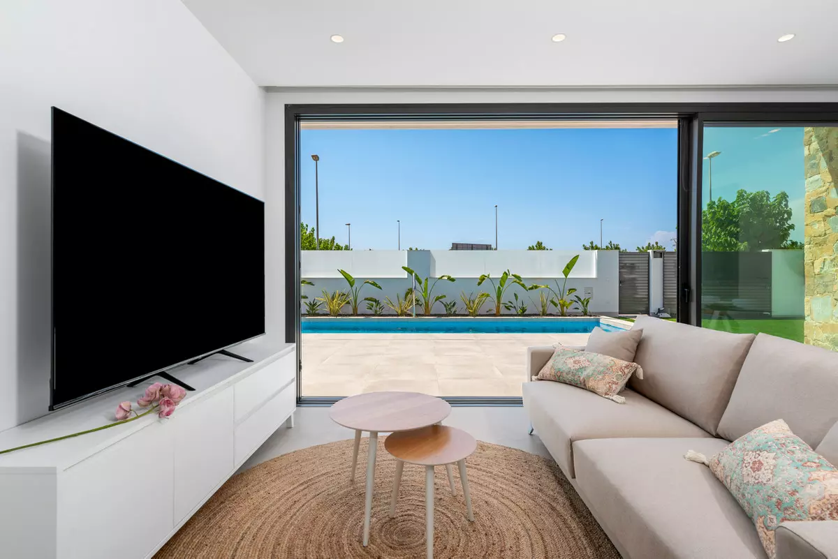 3-bedroom Villa In Los Alcázares, Spain (140 M²)