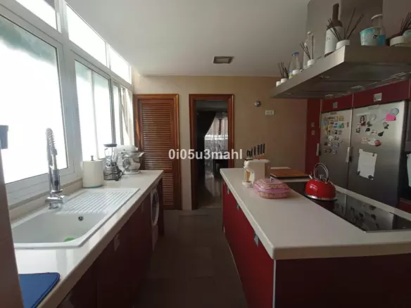 3-bedroom Apartment In Málaga, Spain (114 M²)