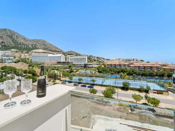 3-bedroom Apartment In Fuengirola, Spain (153 M²)