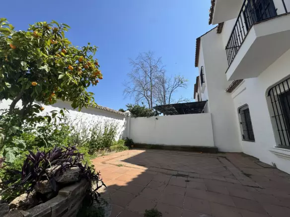 7-bedroom Town House In Marbella, Spain (255 M²)