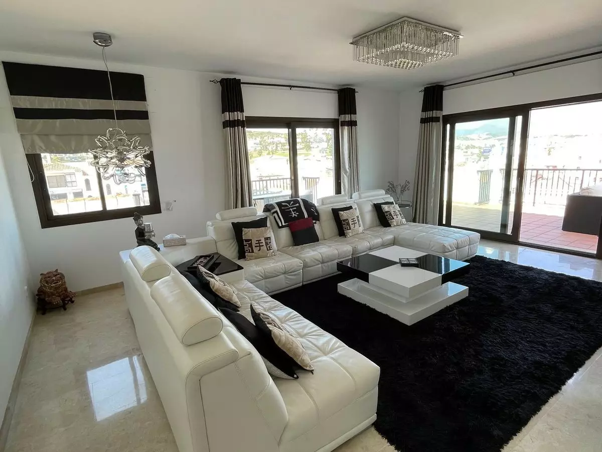 3-bedroom Apartment In Manilva, Spain (150 M²)