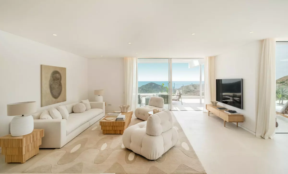 3-bedroom Apartment In Ojen, Spain (267 M²)