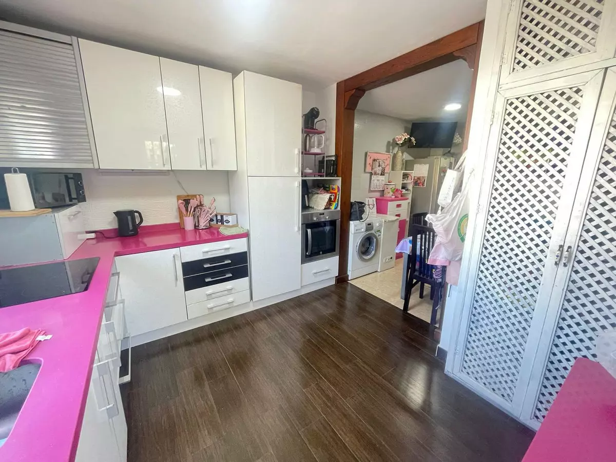 3-bedroom Town House In Estepona, Spain (187 M²)