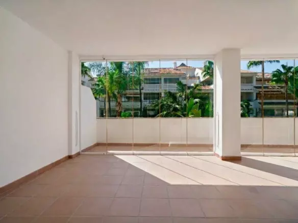 2-bedroom Apartment In Marbella, Spain (121 M²)