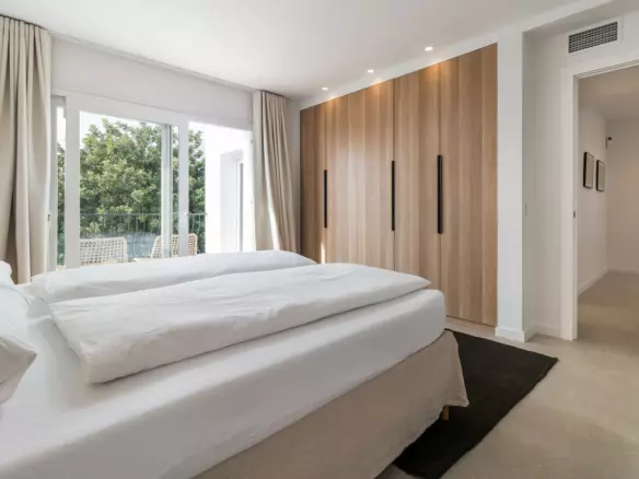 2-bedroom Town House In Istan, Spain (197 M²)