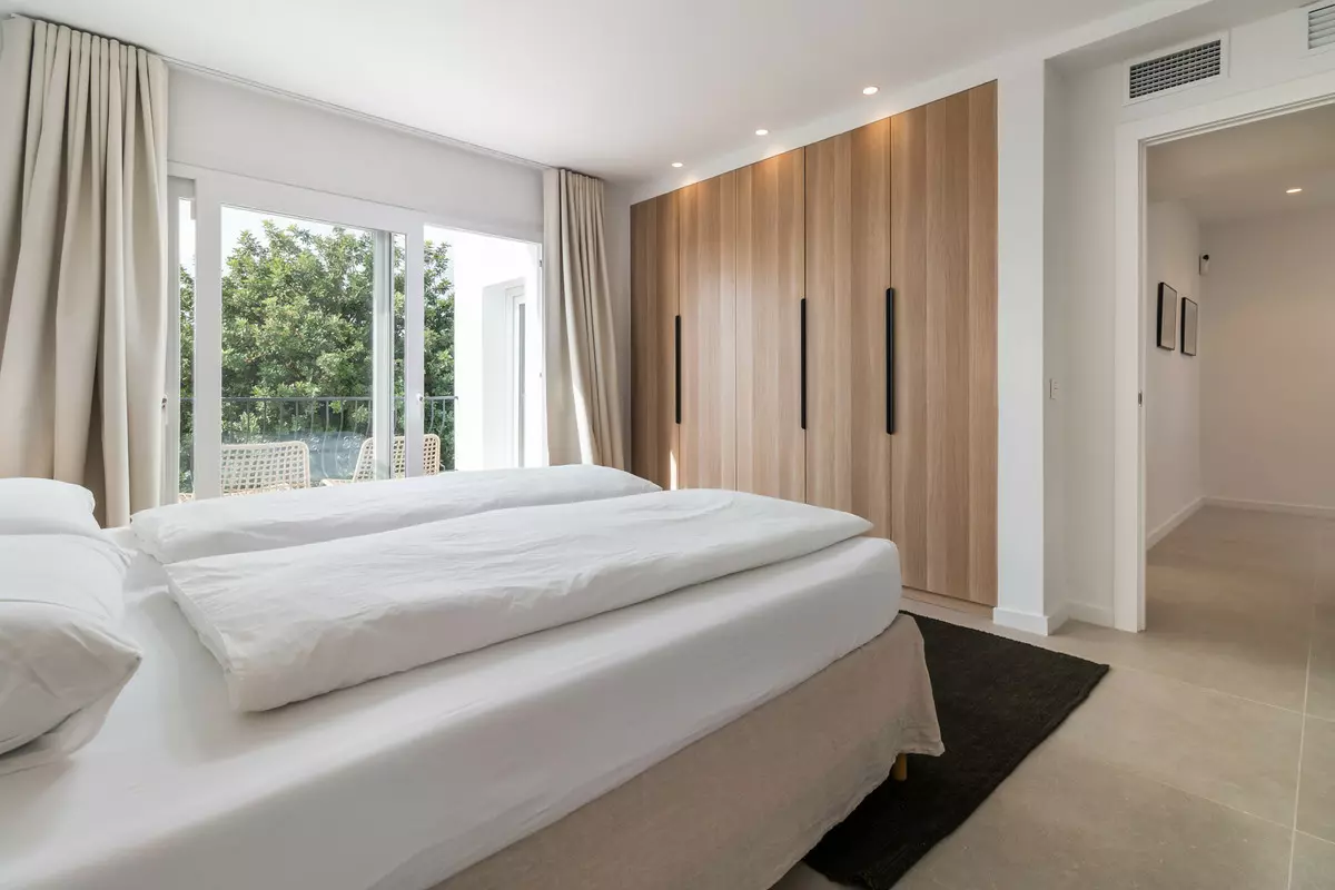 2-bedroom Town House In Istan, Spain (197 M²)
