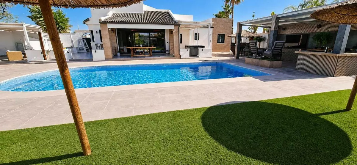 5-bedroom Villa In Torrevieja, Spain (280 M²)