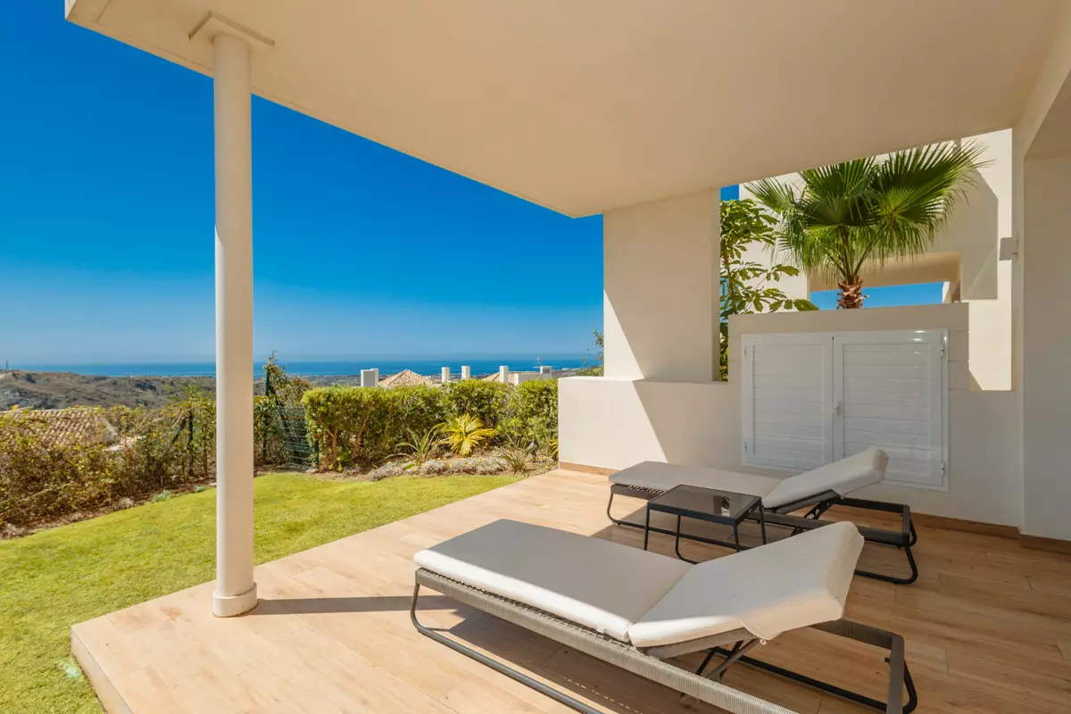 4-bedroom Apartment In Benahavis, Spain (238 M²)