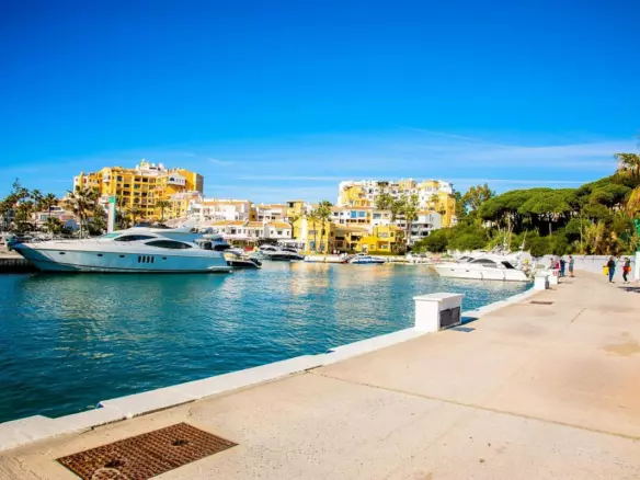 2-bedroom Apartment In Marbella, Spain (100 M²)