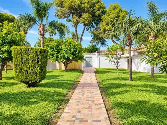 4-bedroom Villa In Benalmádena, Spain (343 M²)
