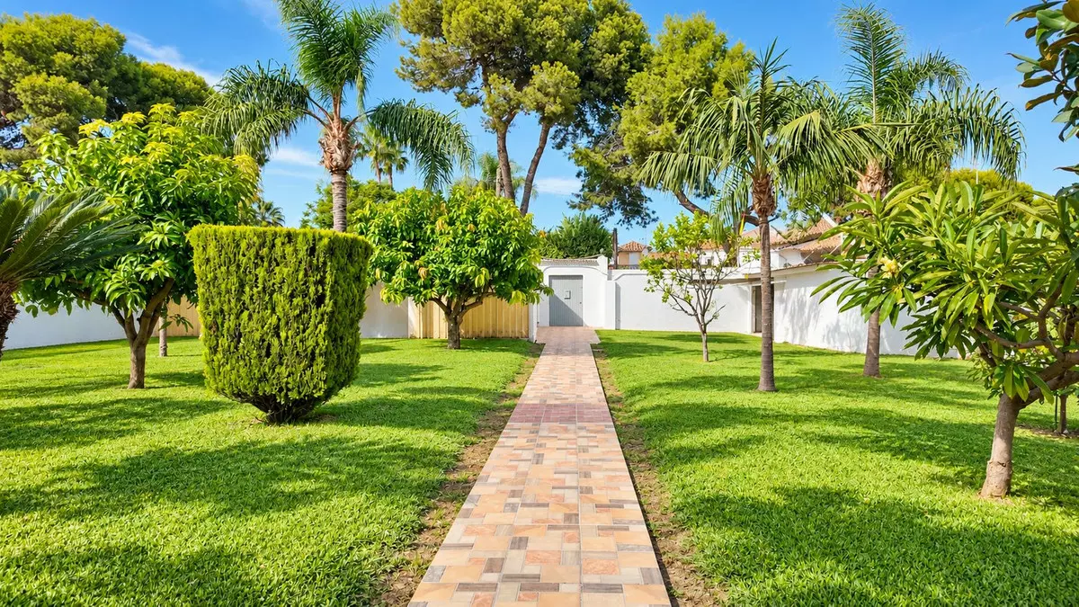 4-bedroom Villa In Benalmádena, Spain (343 M²)