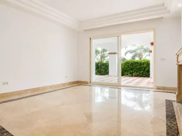 3-bedroom Apartment In Marbella, Spain (162 M²)