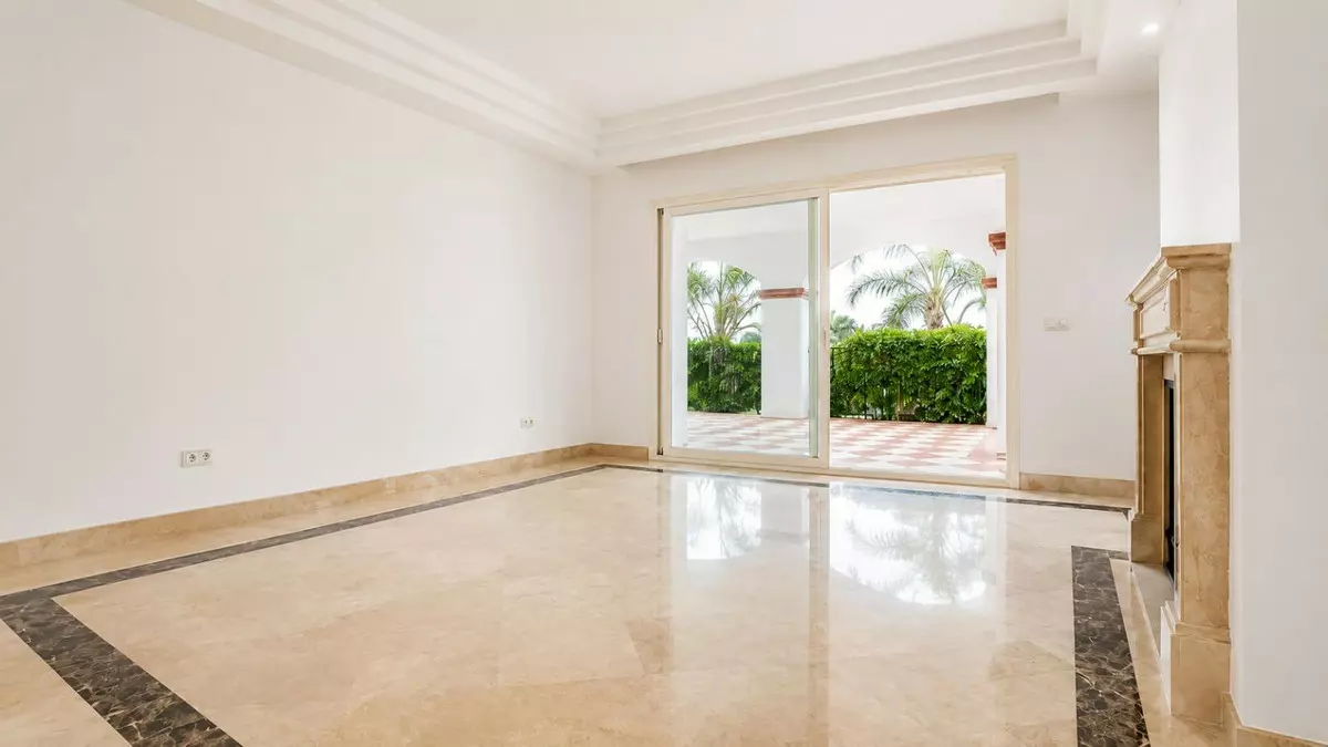 3-bedroom Apartment In Marbella, Spain (162 M²)