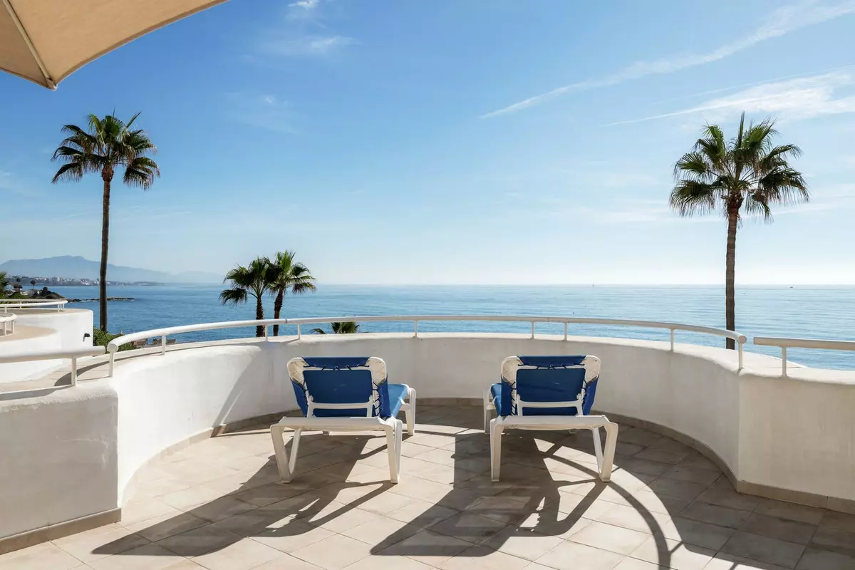 2-bedroom Apartment In Estepona, Spain (94 M²)