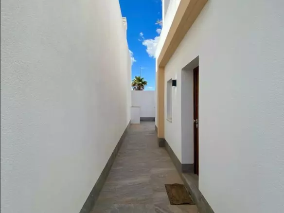 3-bedroom Villa In Murcia, Spain (88 M²)