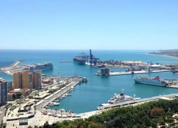 3-bedroom Apartment In Málaga, Spain (83 M²)