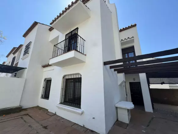 7-bedroom Town House In Marbella, Spain (255 M²)