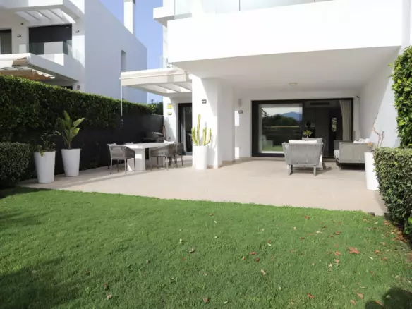 3-bedroom Apartment In Estepona, Spain (124 M²)