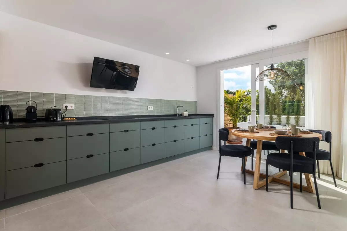 2-bedroom Town House In Istan, Spain (197 M²)