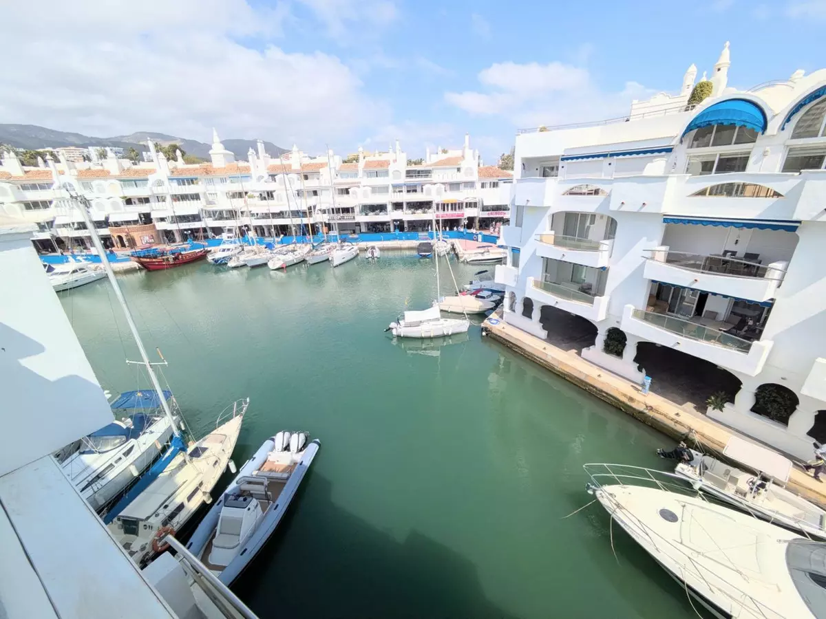 3-bedroom Apartment In Benalmádena, Spain (155 M²)
