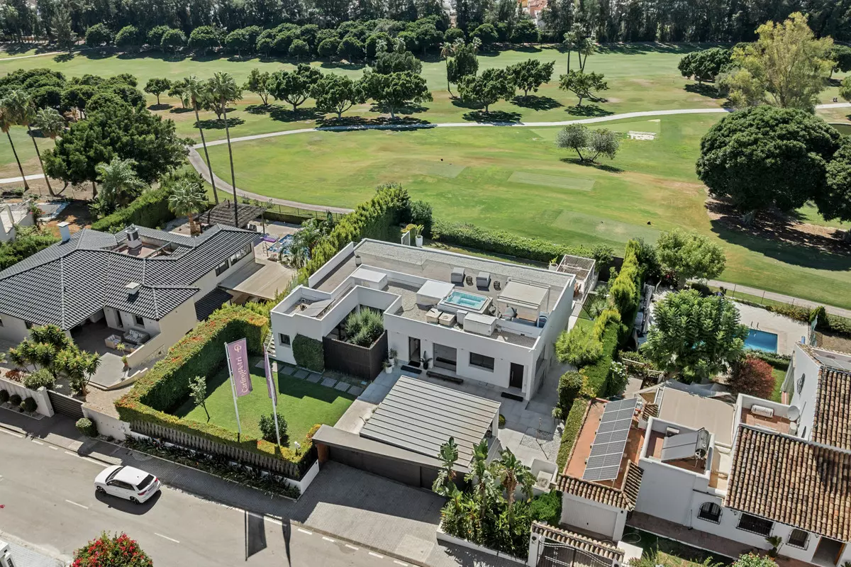 5-bedroom Villa In Marbella, Spain (342 M²)