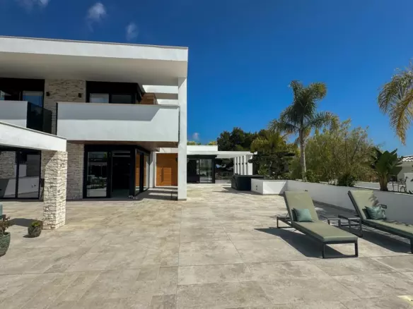 4-bedroom Villa In Orihuela, Spain (527 M²)