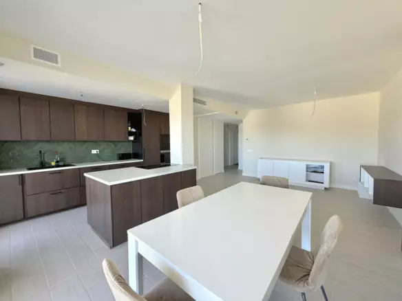 3-bedroom Apartment In Estepona, Spain (146 M²)