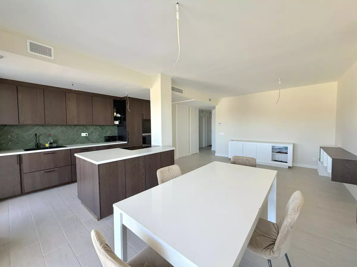 3-bedroom Apartment In Estepona, Spain (146 M²)